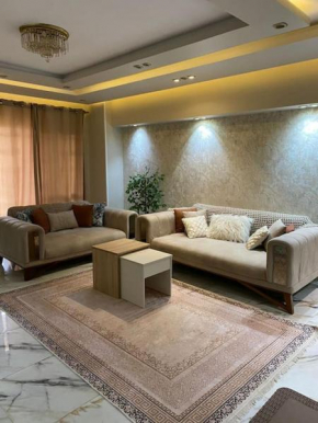 Apart with private garden in prime location